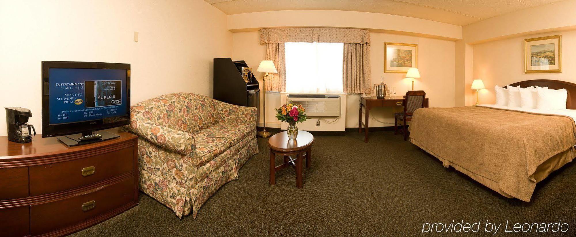 Отель Courtyard By Marriott Regina Downtown Номер фото